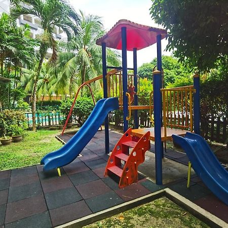 Lui Lui Comfy Condo In Great Location Kuah Extérieur photo