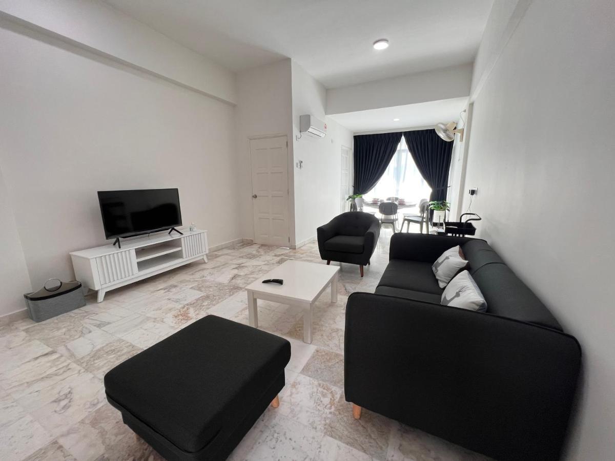 Lui Lui Comfy Condo In Great Location Kuah Extérieur photo
