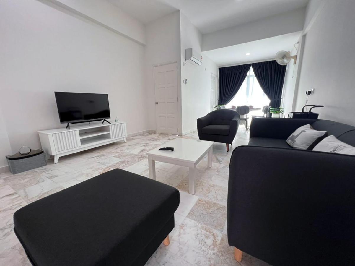 Lui Lui Comfy Condo In Great Location Kuah Extérieur photo