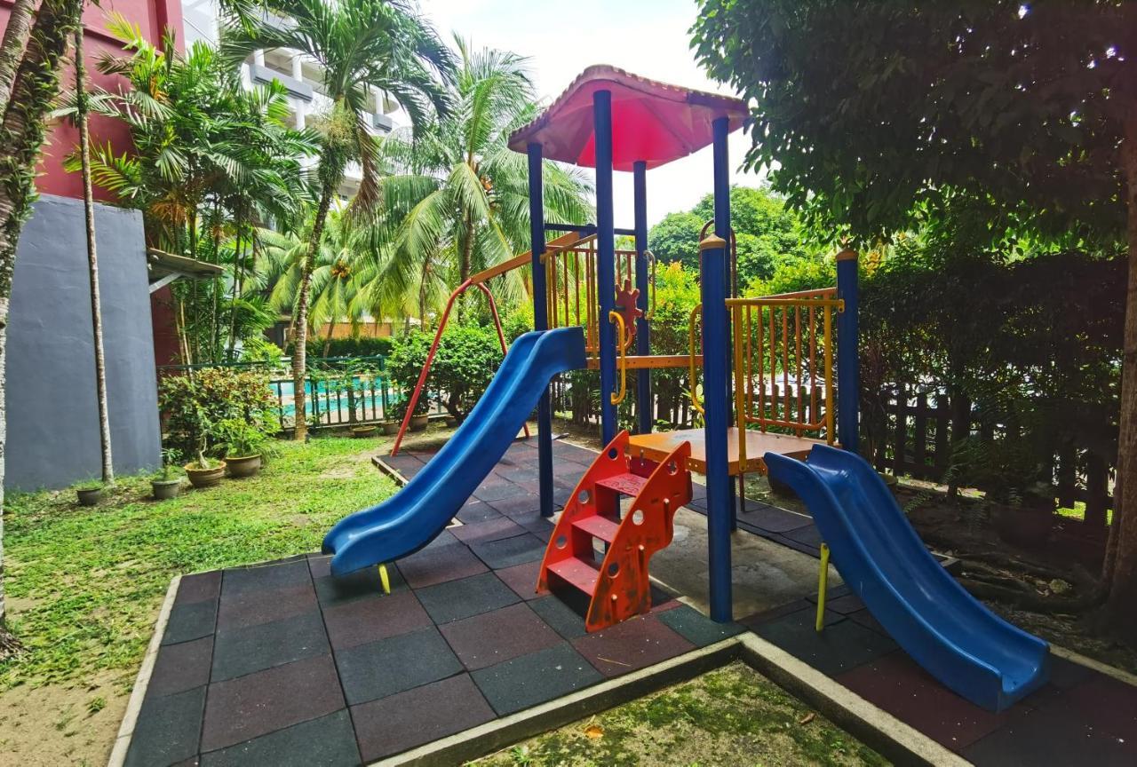 Lui Lui Comfy Condo In Great Location Kuah Extérieur photo