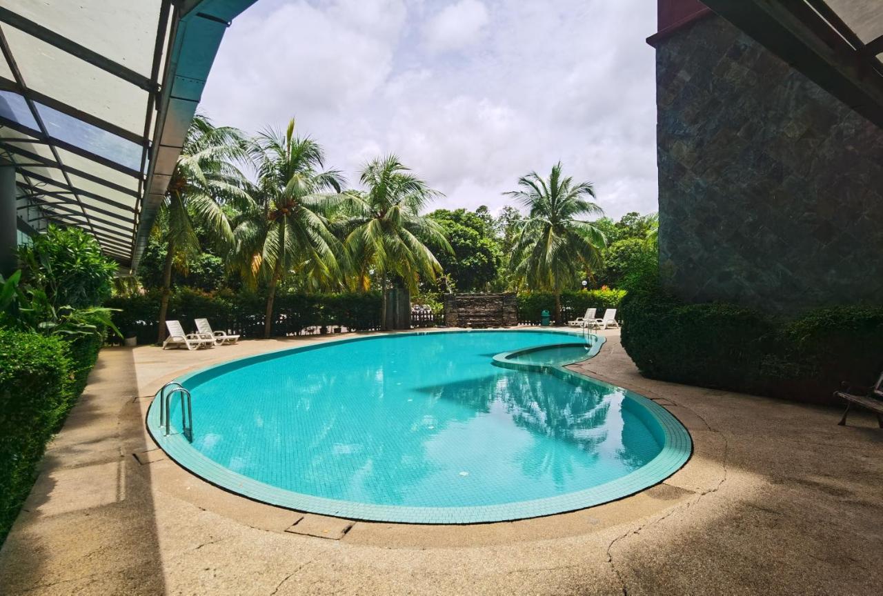 Lui Lui Comfy Condo In Great Location Kuah Extérieur photo